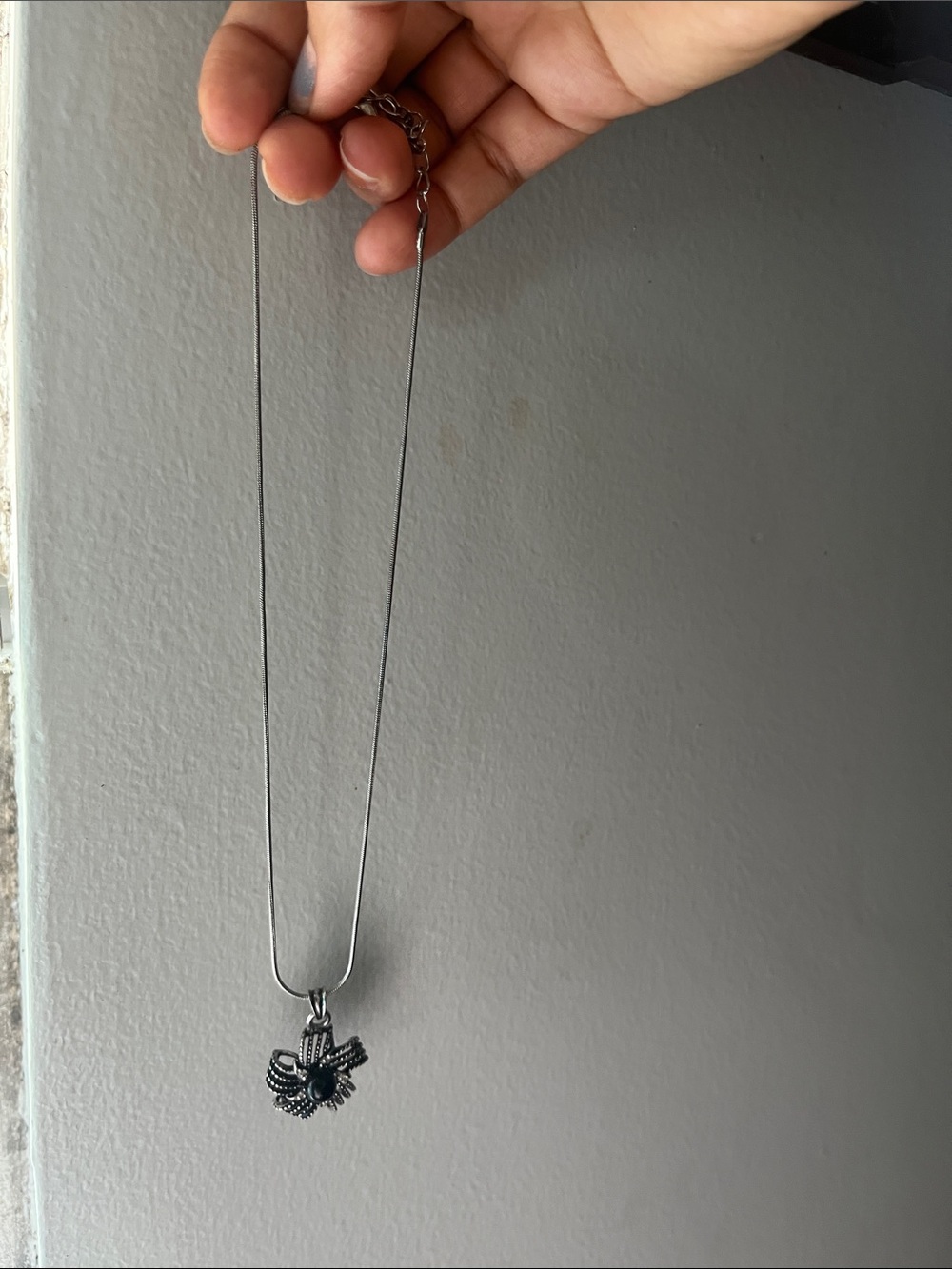 Delicate Silver-Tone Bow Pendant Necklace - Women Jewelry